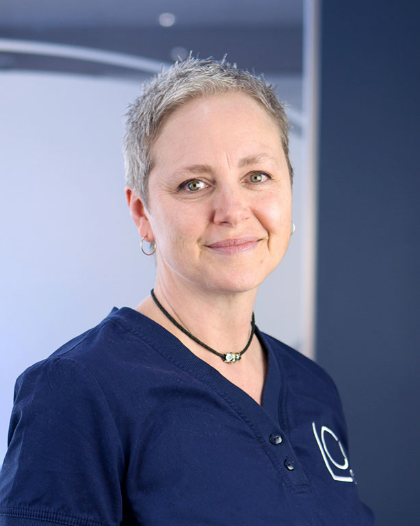 photograph of Dee Dee Bray photograph of Dee Dee Bray